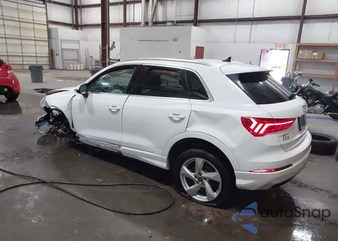 2021 Audi Q3 Premium 40 Tfsi Quattro Tiptronic z USA, uszkodzony, nr VIN WA1AUCF36M1097260